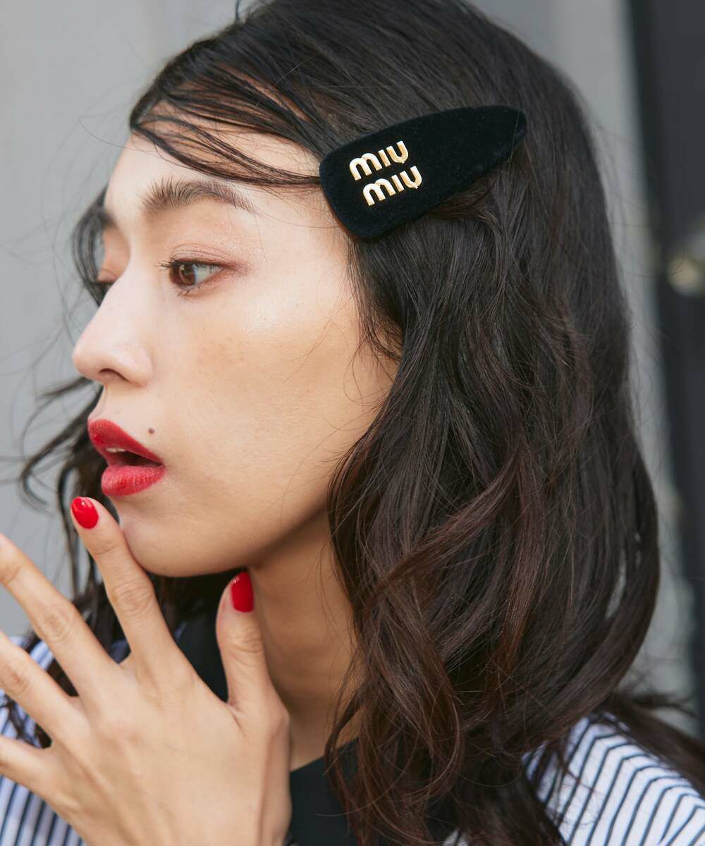 MIU MIU LADIESパテントレザーヘアクリップ | Narcissus WEB STORE