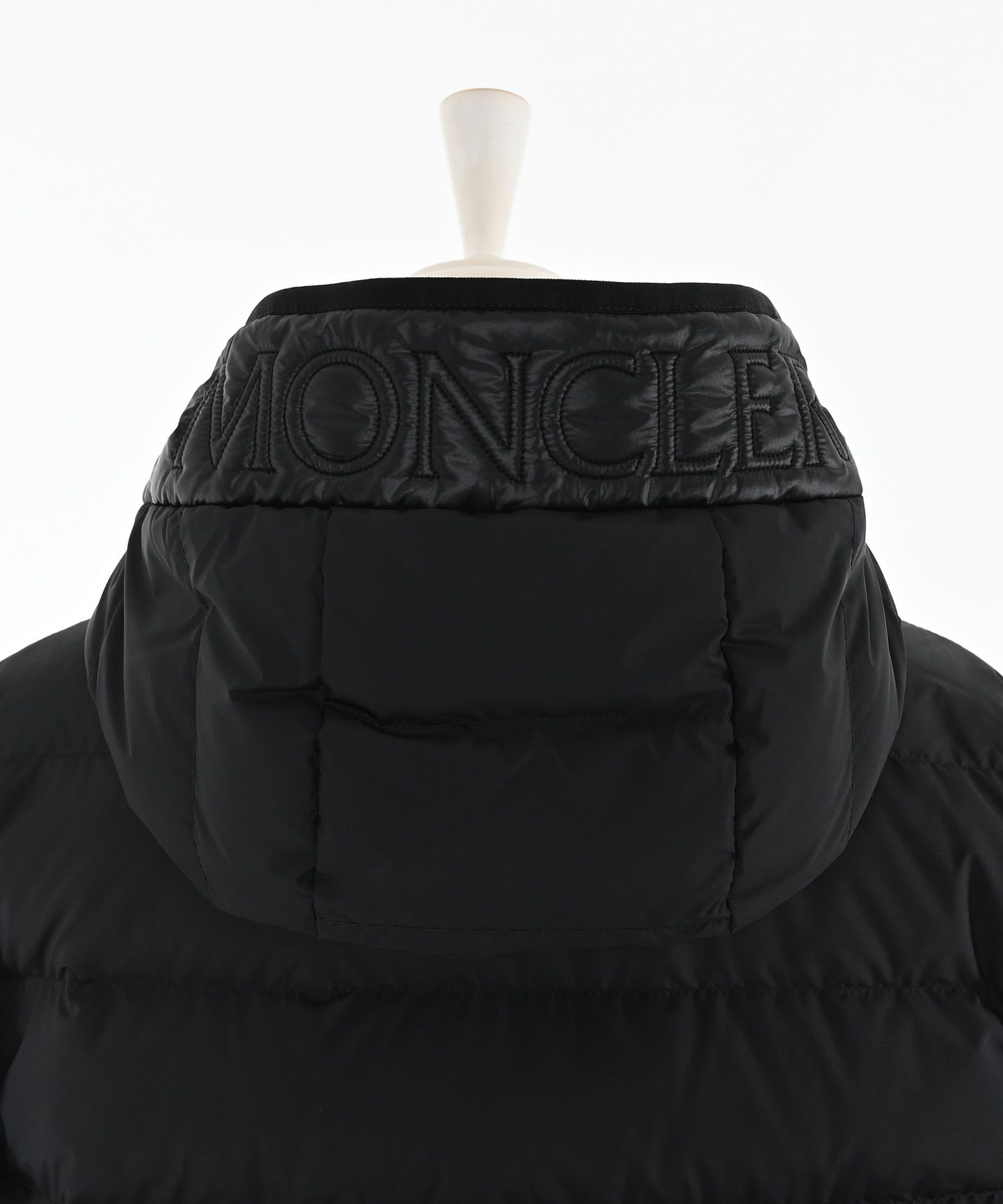 MONCLE 25AW NEW